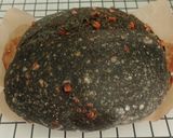 Foto langkah ke 23 dari resep Charcoal Wijen Chili Flakes Cheese Sourdough Bread (Open Bake Method).