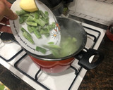 Foto del paso 2 de la receta: Judía verde con patatas y hamburguesa de pollo a la plancha con aderezo VIDALIM