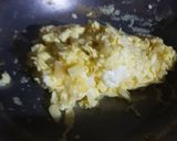 A picture of step 7 of Super Tasty Garlic Omelette.