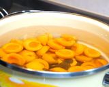 A picture of step 7 of Apricots In Syrup.