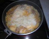 A picture of step 3 of Somen Noodles in Soup with Pork and Kimchi.