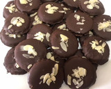 Foto del paso 3 de la receta: Galletas de chocolate sin harina y sin horno/ comida de Marruecos