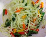 Foto langkah ke 5 dari resep Tumis Pepaya Muda Pedas.