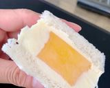 รูปขั้นตอนการทำที่ 3 ของ Strawberry Mango Iced Breadขนมปังเย็นไส้ครีมสตอเบอรี่และมะม่วง