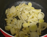 Foto del paso 2 de la receta: Puré de calabacín y patata (apto para gastritis y sin gluten)