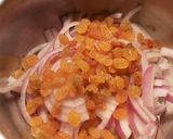 Foto del paso 4 de la receta Cebollas caramelizadas, con pasas y ciruelas