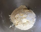 Une image de l'étape 5 de Pâte brisée aux amandes,lait et deux farines.