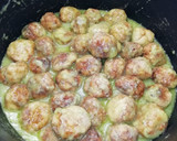 Foto del paso 5 de la receta: Albóndigas de merluza y langostinos