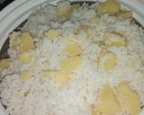 A picture of step 1 of White Rice with Potatoes and Stew.