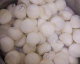 Foto del paso 1 de la receta: Pollo al verdeo con papas noisette