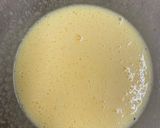 Foto del paso 2 de la receta Bizcocho de yogur y naranja con chispas de chocolate en freidora de aire