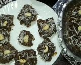 सिंघाड़ा आटा बर्फी (singhara atta barfi recipe in Hindi) रेसिपी चरण 6 फोटो
