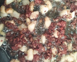 Foto del paso 3 de la receta: Tortilla de alubias, butifarra negra y tocino