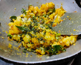A picture of step 5 of Rava dosa.