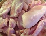 A picture of step 1 of Thai green chicken curry (gaeng kiaw wan gai).