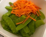 豌豆莢炒雞柳的食譜步驟1照片