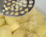 Foto del paso 2 de la receta: Tortitas de patata y queso