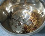 A picture of step 1 of Kadai Paneer.