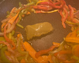 Foto del paso 2 de la receta: Tallarines con gambas al curry verde
