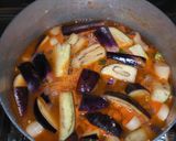 A picture of step 4 of Super Tasty Summer Curry with Canned Tomatoes.