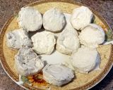 A picture of step 2 of Elisa's Pizza Cups.