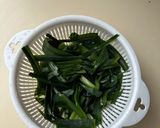 A picture of step 1 of Vietnamese black eyed peas sticky rice pudding! (Chè đậu trắng).