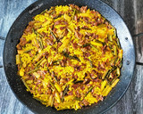 Foto del paso 7 de la receta: Arroz con carrillada, ajos tiernos y espárragos trigueros