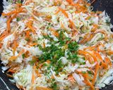 Hình bước làm 3 của món Bắp Cải, Cà Rốt Xào Tóp Mỡ