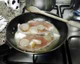 A picture of step 5 of turkey breasts with pears and lime.