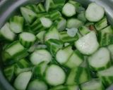 Foto langkah ke 3 dari resep Sayur Bening Oyong dengan Temu Kunci.