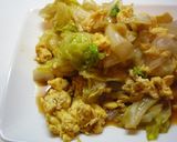 A picture of step 3 of Easy Lettuce & Egg Stir-Fry with Oyster Sauce.