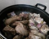 A picture of step 1 of Chicken mushroom with greens.