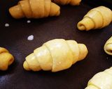 A picture of step 4 of Curry Cheese Bacon Rolls.