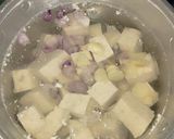 Foto langkah ke 1 dari resep Bening Tahu Daun Bawang.