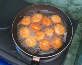Foto langkah ke 4 dari resep Perkedel kentang lezato.