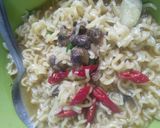 Foto langkah ke 4 dari resep Indomie kerang rebus.