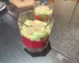 Une image de l'étape 5 de Verrine betterave rouge avocat.