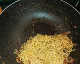 Foto langkah ke 3 dari resep 125. Indomie spicy aglio olio with mushroom.