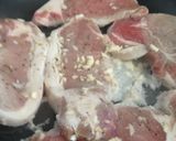 Foto del paso 1 de la receta: Chuletas de Cerdo Encebollado!