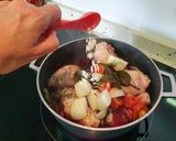 Foto del paso 5 de la receta *Pollo al vino aromatizado a la menta*