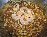 Foto del paso 5 de la receta: Judías, langostinos y merluza