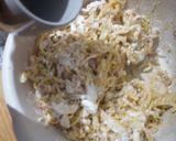 A picture of step 5 of Leek and Onion Pakora(with blackseeds).
