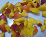 Foto del paso 1 de la receta: Postre con naranjas y fruta de estación