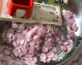 Foto langkah ke 2 dari resep Bawang goreng kriuk.
