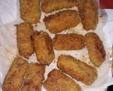 Foto langkah ke 5 dari resep Kroket kornet keju.