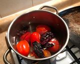 Foto del paso 3 de la receta: Costillas en salsa de Chile Morita