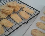 Foto langkah ke 3 dari resep Lidah Kucing Crunchy n Cheezy.