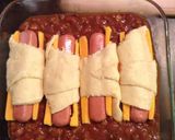 A picture of step 8 of Fork N Knife Chilly Cheese Dogs.
