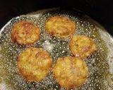 A picture of step 7 of Tortitas de papa.
