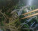 A picture of step 3 of Alpine Leek and Bean Sprout Soup.